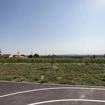 Zen Vallee De La Loire 160m2 Et Son Jardin Prive Casa de Férias